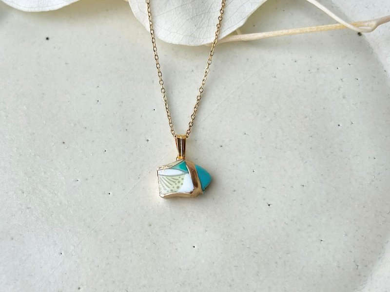 有田烧 金继 项链 医疗级不锈钢链 过敏友善 18K 白花图案 绿松石 天然石 传统工艺 No.294 - 项链 - 陶 白色