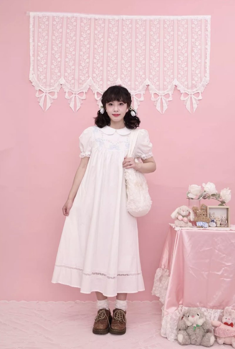 复古少女感 白色蕾丝元宝领刺绣连身裙 - 洋装/连衣裙 - 其他材质 白色