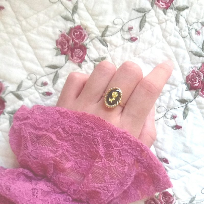 Vintage Rose Oval Ring NO.03 (Black Free Size) - 戒指 - 树脂 黑色