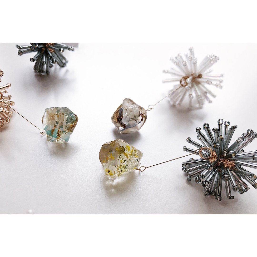 Ore / 石花火 树脂艺术饰品 - 耳环/耳夹 - 植物．花 白色