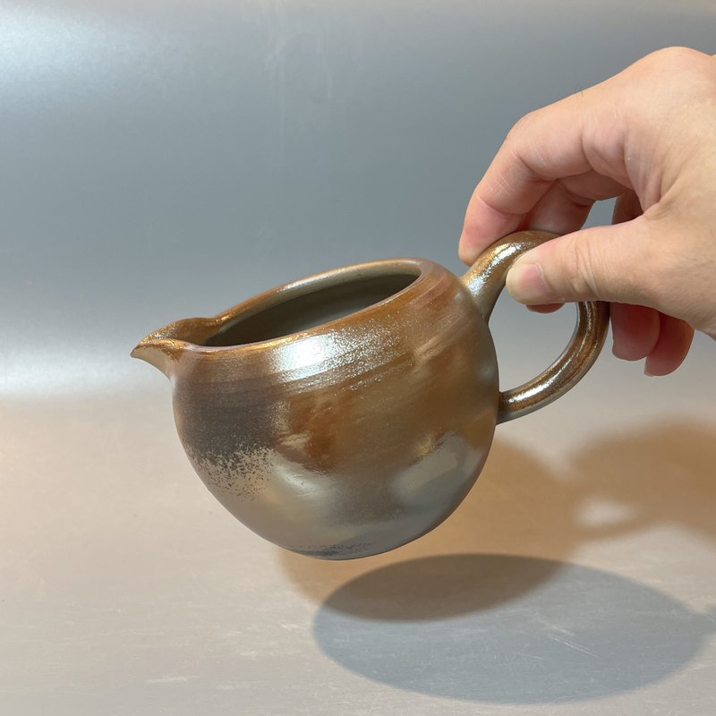 柴烧古铜金彩重落灰茶海 / 公道杯 / 小平凡手作 - 茶具/茶杯 - 陶 