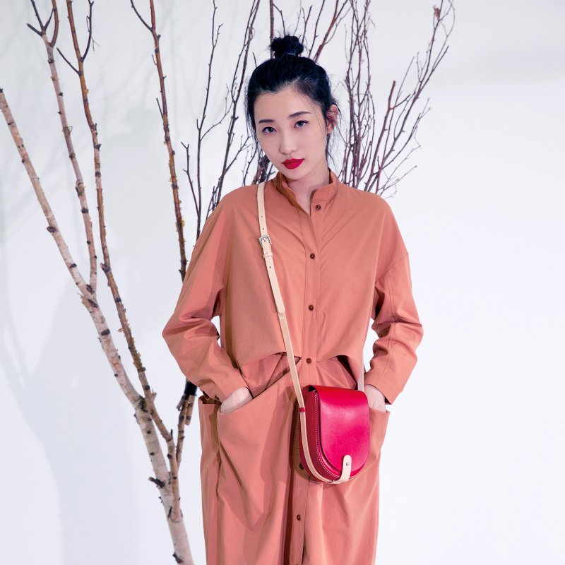 真皮复古侧背包新年圣诞礼物新款迷你单肩马鞍包植鞣牛皮手机包 - 侧背包/斜挎包 - 真皮 红色