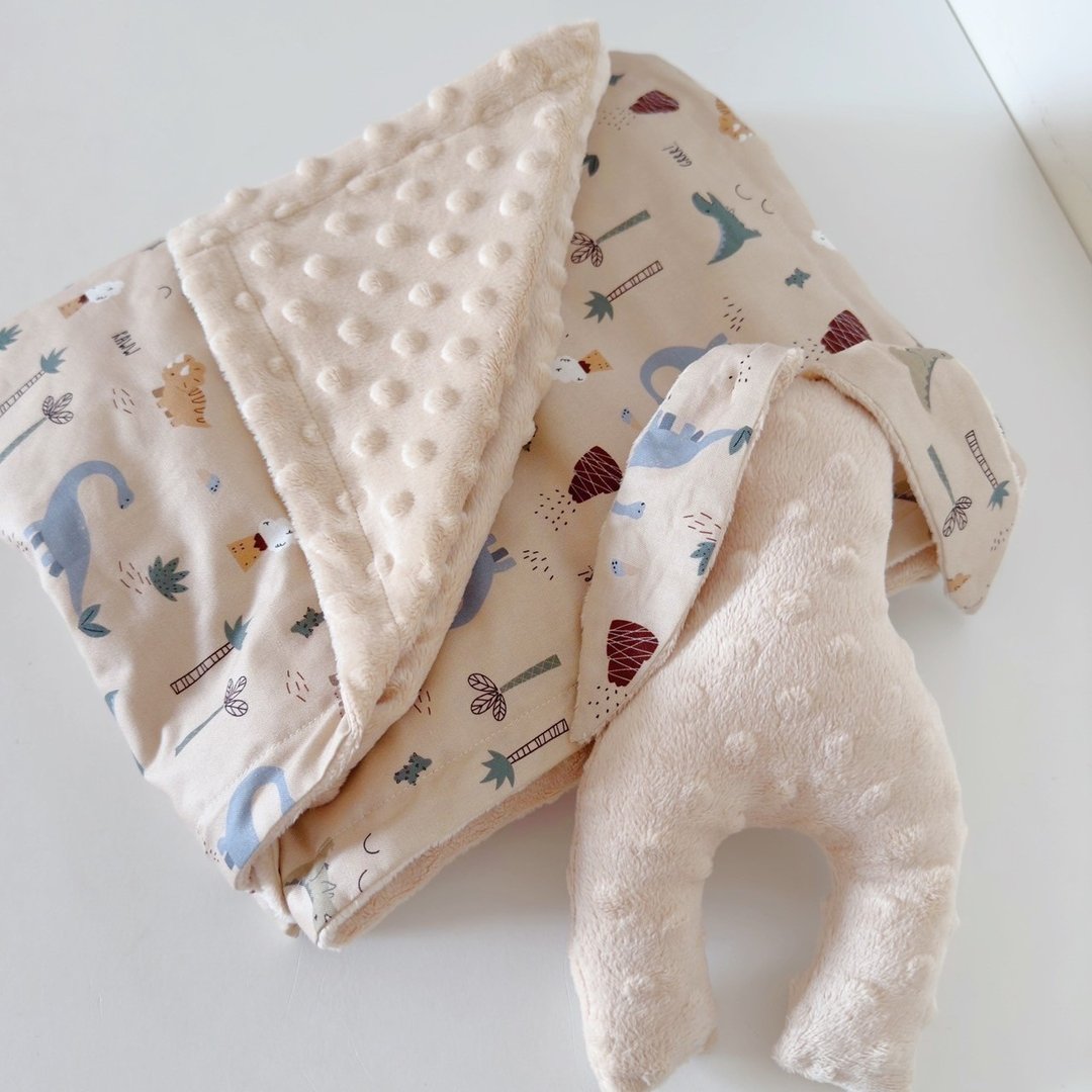 奶茶粉恐龙 免费绣字婴儿乐豆毯安抚兔 弥月礼Baby Shower gift - 满月礼盒 - 棉 