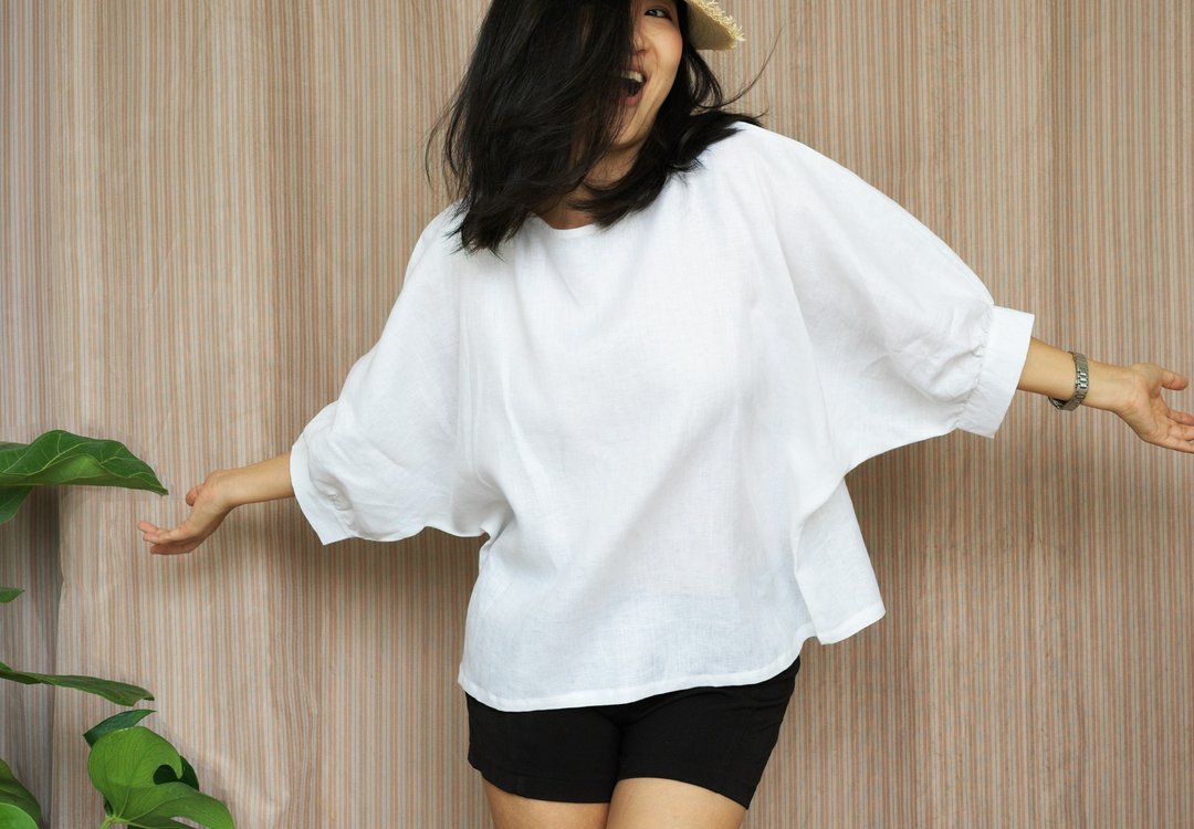 white balloon sleeve linen blouse / 100% linen / loosely style - 女装上衣 - 亚麻 白色