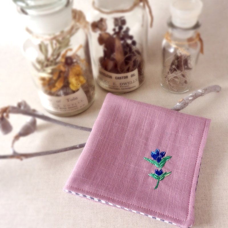 Hand embroidered gauze handkerchief  autumn bell flower(order-receiving) - 手帕/方巾 - 棉．麻 粉红色