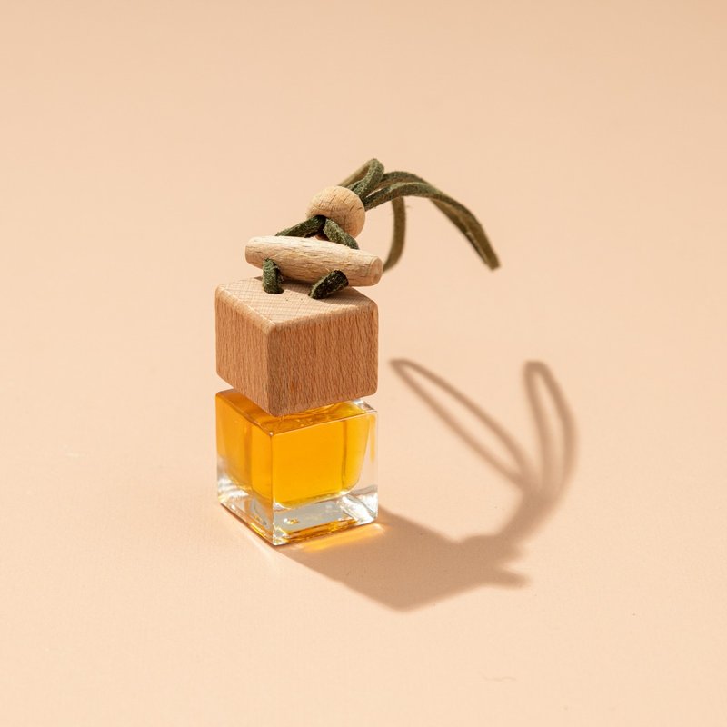 精油扩香挂饰 | 衣服衣柜挂香、汽车挂香 | Banana Island - 香薰/精油/线香 - 精油 黄色