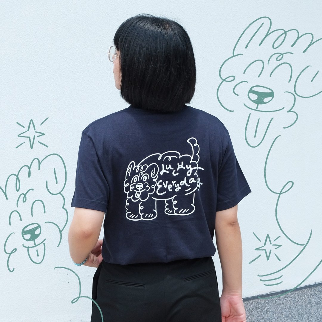 猫岛 T-shirt / 深蓝幸运日吉 - 女装 T 恤 - 棉 蓝色