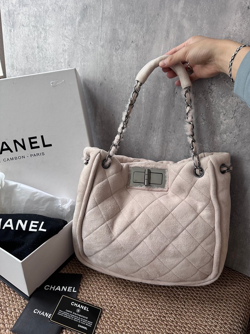 CHANEL 香奈儿 2.55 银扣款 毛毛链条托特包 - 手提包/手提袋 - 真皮 白色