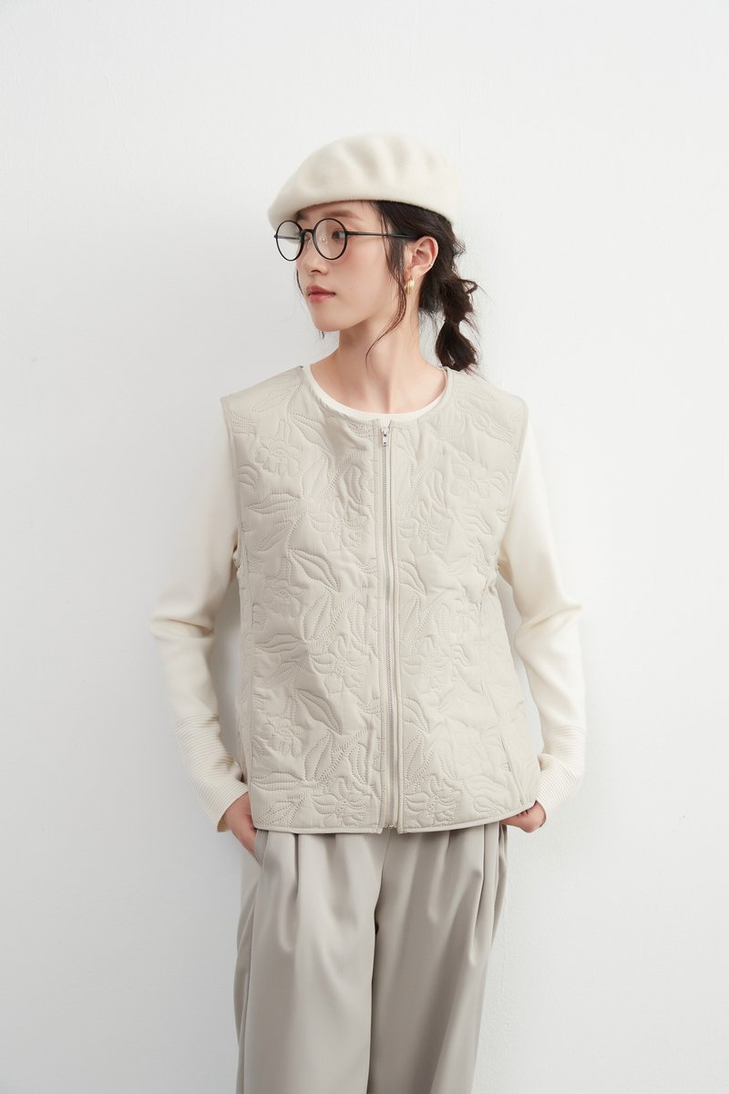 花朵超声波压纹轻薄铺棉拉链背心 (带口袋) - 女装背心 - 聚酯纤维 卡其色