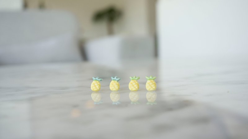 ceramic Pineapple earrings - 耳环/耳夹 - 陶 多色