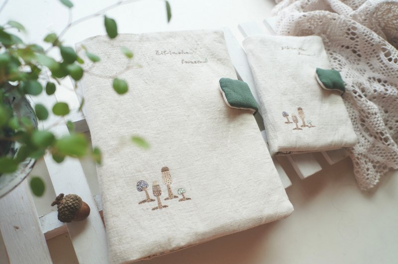 手绘森林里的小蕈菇法式书衣/书套(棉麻米)A5/B6 - 书衣/书套 - 棉．麻 白色