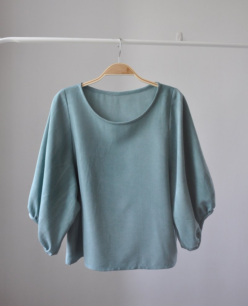 初秋澎澎袖上衣 - 墨绿色款 - 女装上衣 - 棉．麻 绿色