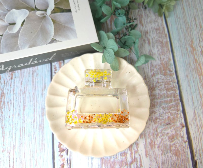 橘黄蕾丝花押花树脂幻彩鲨鱼夹 - 发饰 - 树脂 橘色