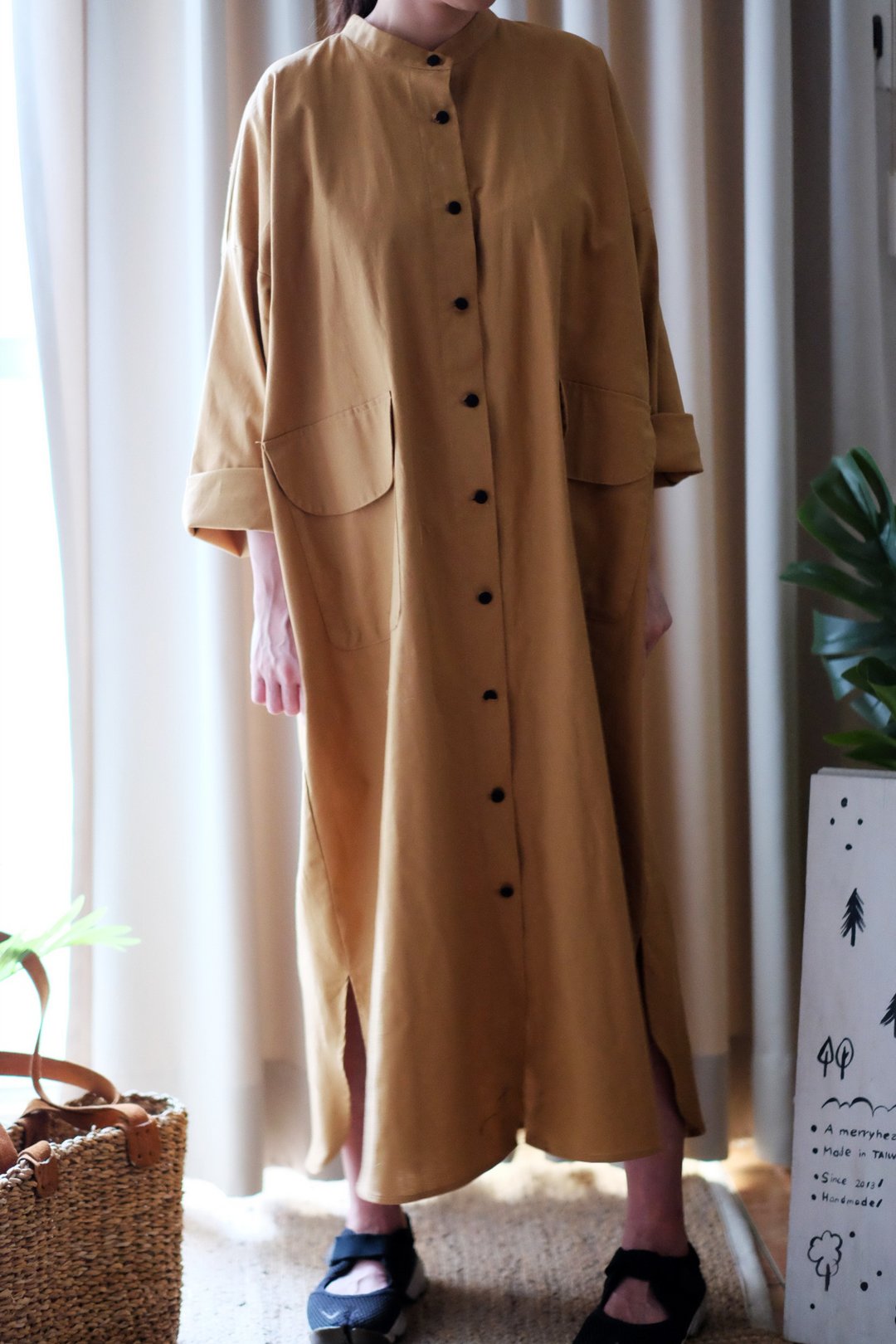 卡其宽版立领长袖衬衫洋装 - 女装衬衫 - 棉 卡其色