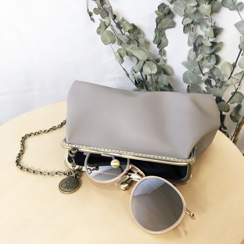 Urban Tourism 防水皮革两用口金包 - 烟熏灰 - 侧背包/斜挎包 - 人造皮革 灰色