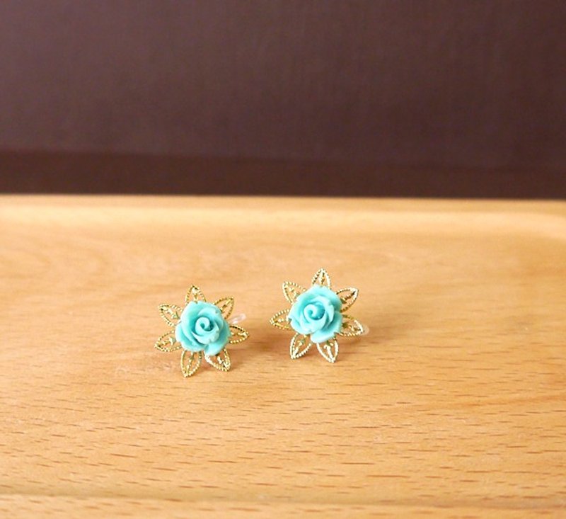 Light you up 雕花玫瑰夹式耳环 SL266 - 耳环/耳夹 - 其他材质 咖啡色