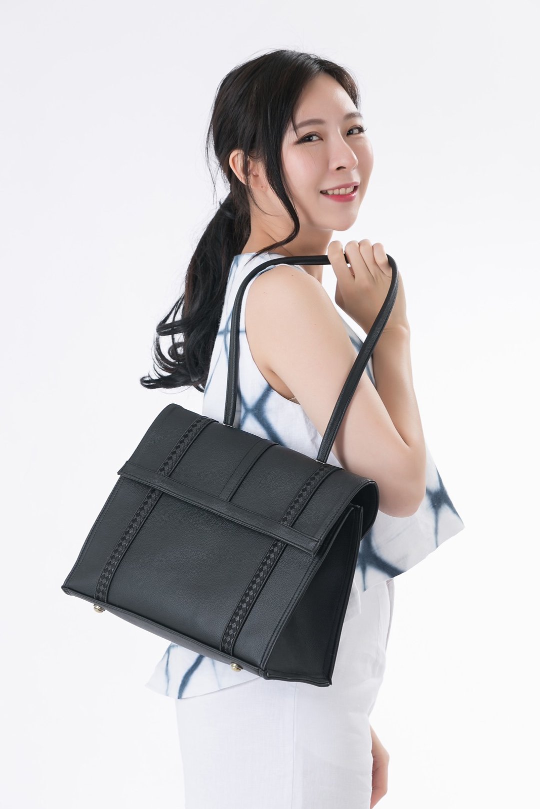 Blacknior Shoulder Bag - 侧背包/斜挎包 - 真皮 黑色