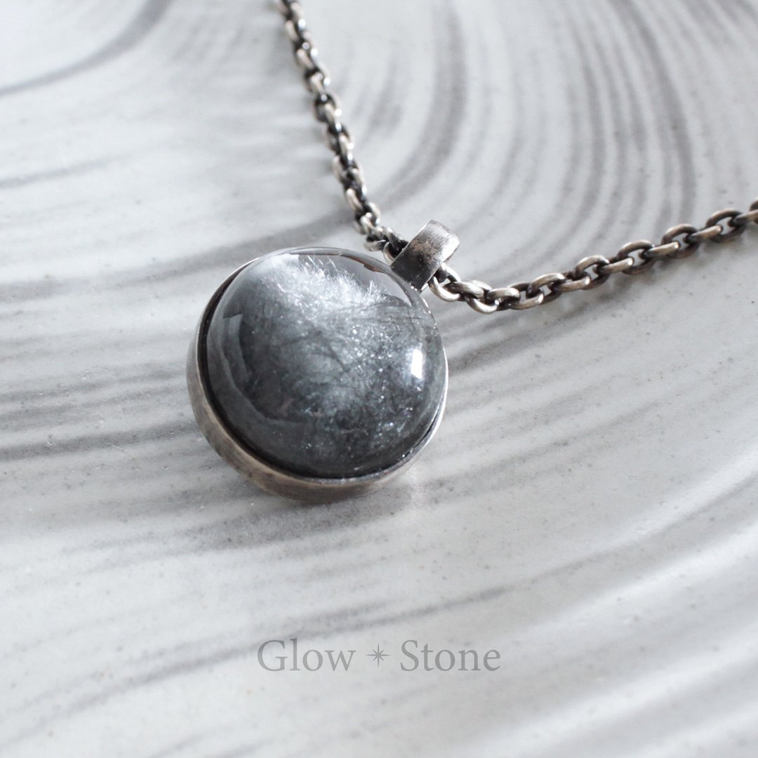 蓝黑兔毛 水晶吊坠 Blue Black Rabbit Hair/ Rutilated Quartz - 项链 - 水晶 灰色