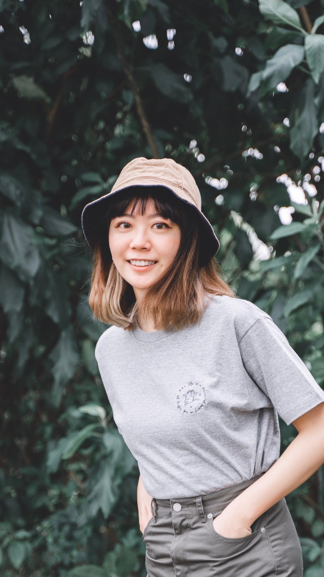 Balance 麻灰色 中性版刺绣Tee - 女装 T 恤 - 棉 白色