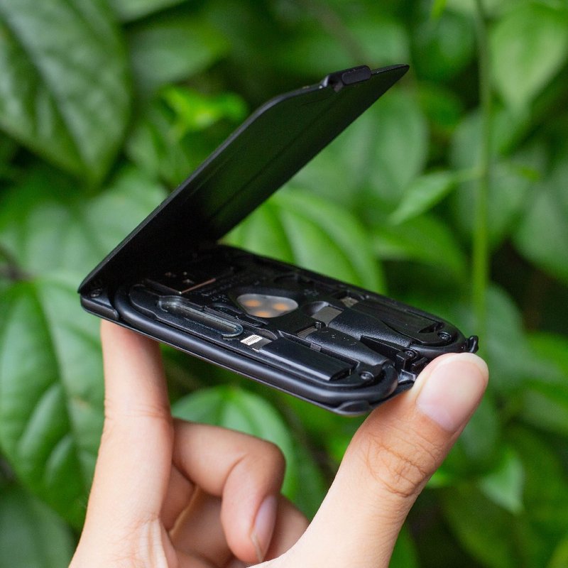 KableCARD 都市生存卡(黑) 搞定充电所有事 城市生存必备 - 充电宝/传输线 - 塑料 黑色