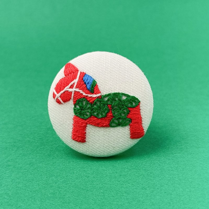 圣诞配色达拉木马刺绣胸针或发圈 - 胸针 - 棉．麻 红色