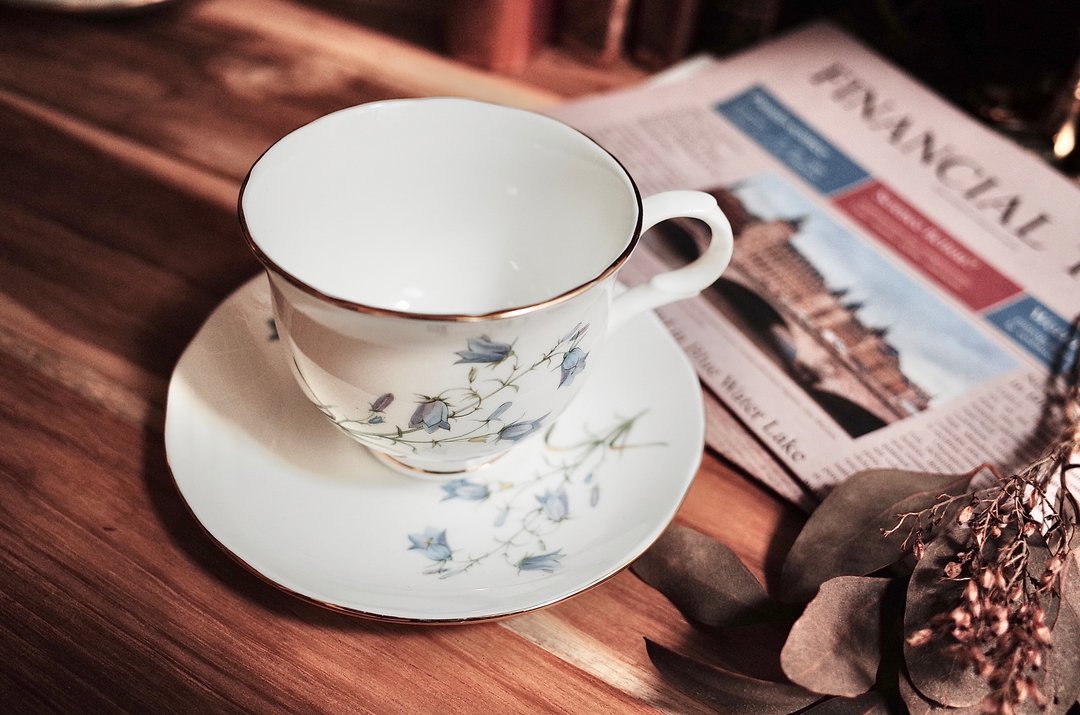 英国制老骨瓷Sadler手绘金边咖啡/花茶杯盘两件组 - 其他杯子 - 瓷 白色