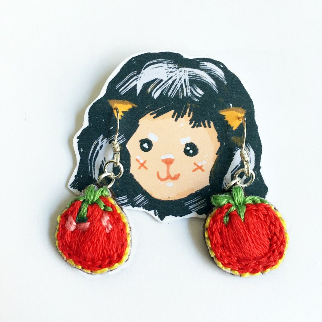 Tomato embroidery earrings - 耳环/耳夹 - 绣线 