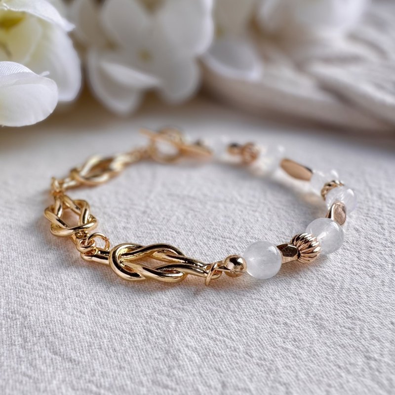 【浪漫华尔滋】蓝月光石 | 温柔守护 | 扭结水晶手链 - 手链/手环 - 宝石 白色