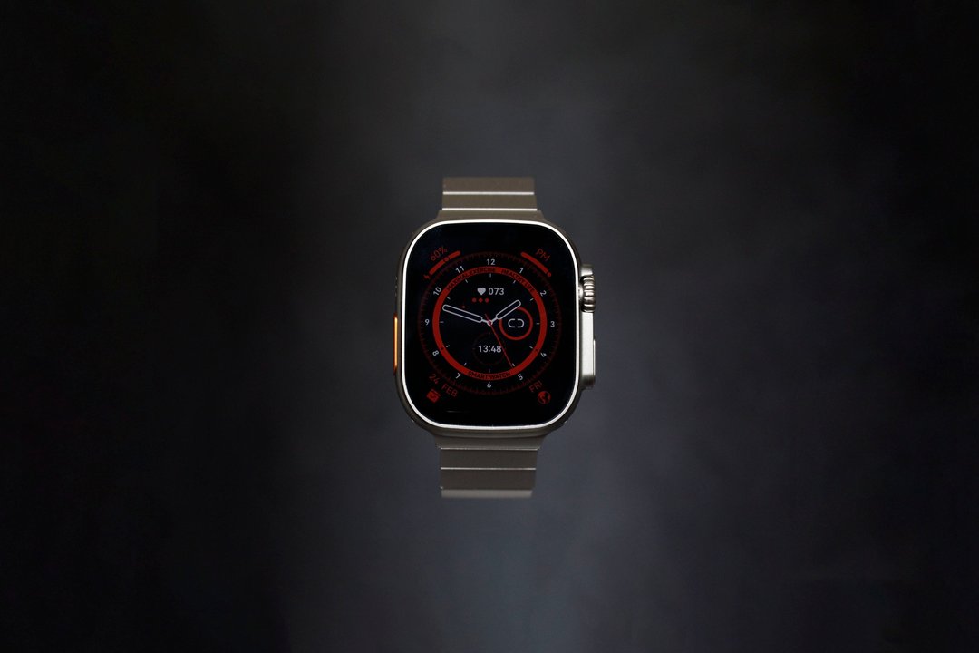 UNIC金属磁吸表带 / Apple watch Ultra专用表带/ 无表扣极简表带 - 表带 - 不锈钢 金色