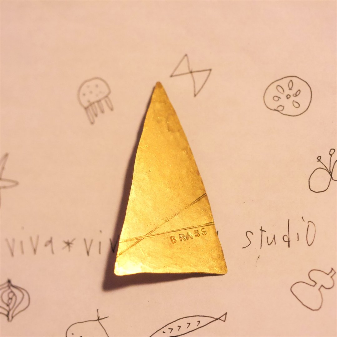 BRASS 三角形 Triangle 胸针 - 胸针 - 铜/黄铜 金色