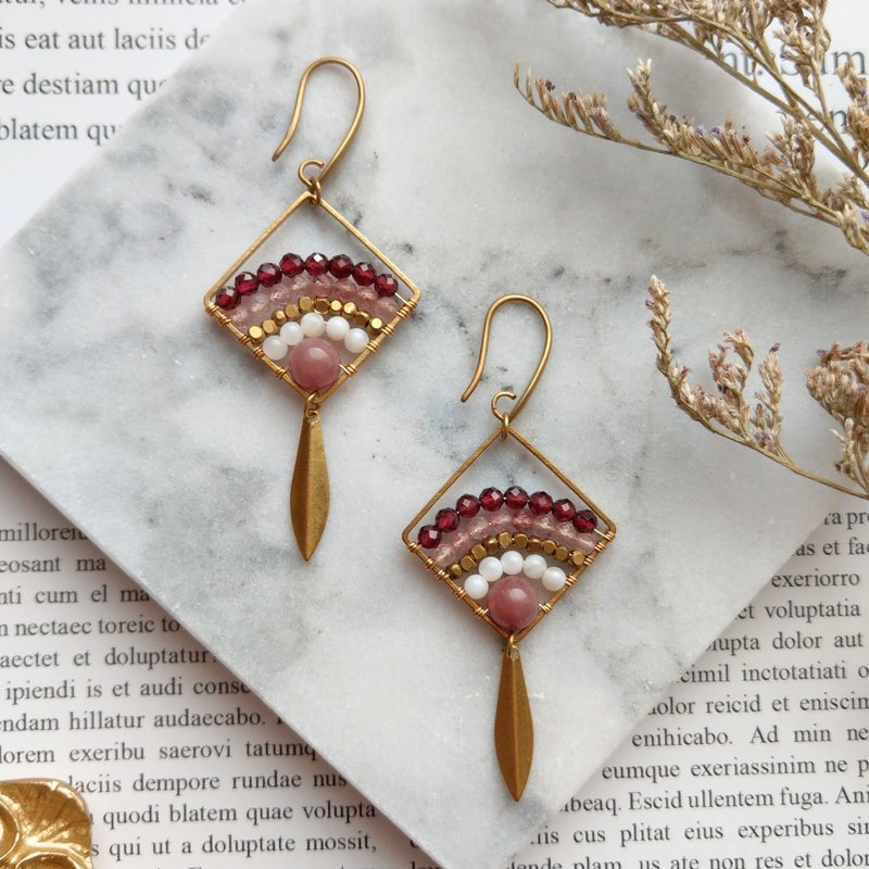 玛萨拉酒红│半宝石黄铜手作耳环 - 耳环/耳夹 - 半宝石 