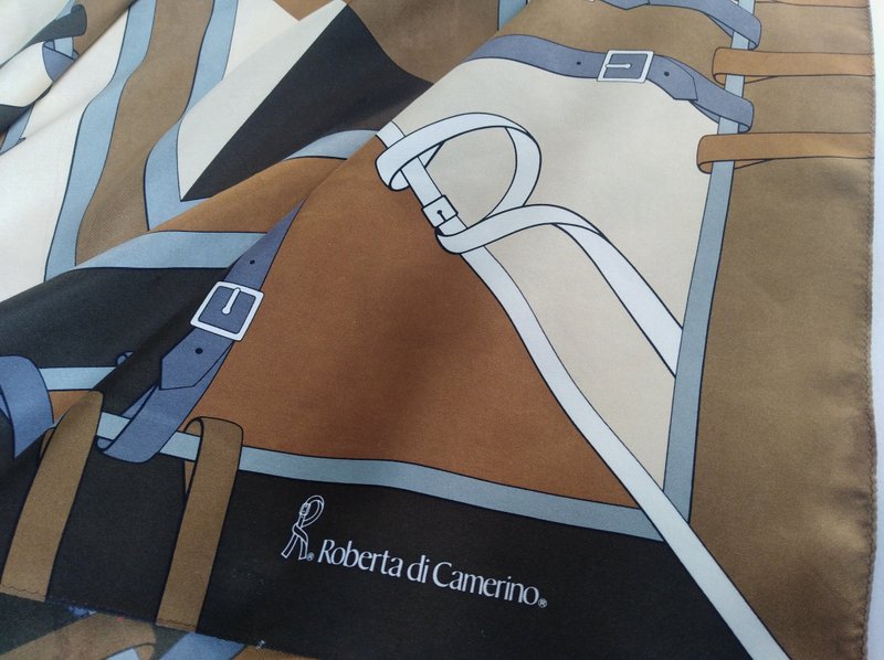 复古 Roberta Di Camerino 丝滑丝巾，34 x 35 英寸，附原厂品牌标签 - 丝巾 - 丝．绢 卡其色