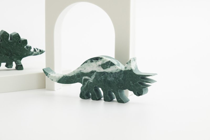 【龙年必备】台湾蛇纹石扩香 / 三角龙 - 玩偶/公仔 - 石头 绿色