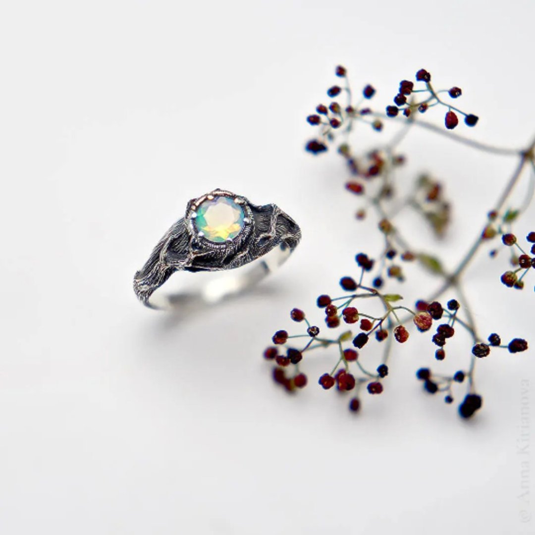 Tree Ring with Ethiopian Opal - 戒指 - 纯银 银色