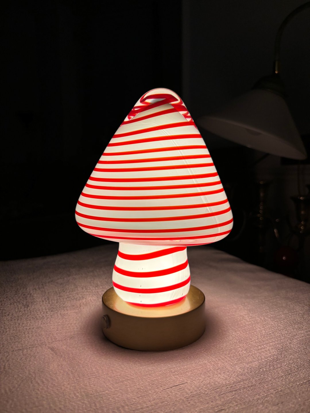 手工吹制玻璃蘑菇夜灯，带有红色漩涡，高度 23 厘米 6.3 磅 - 灯具/灯饰 - 玻璃 红色