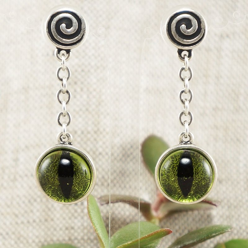 Olive Green Glass Cat Eye Earrings Evil Eye Silver Protection Earrings Jewelry - 耳环/耳夹 - 玻璃 绿色