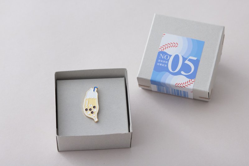 TeamTaiwan混珠珍奶冠军纪念款徽章/珍奶徽章/台湾伴手礼交换礼物 - 胸针 - 其他金属 蓝色