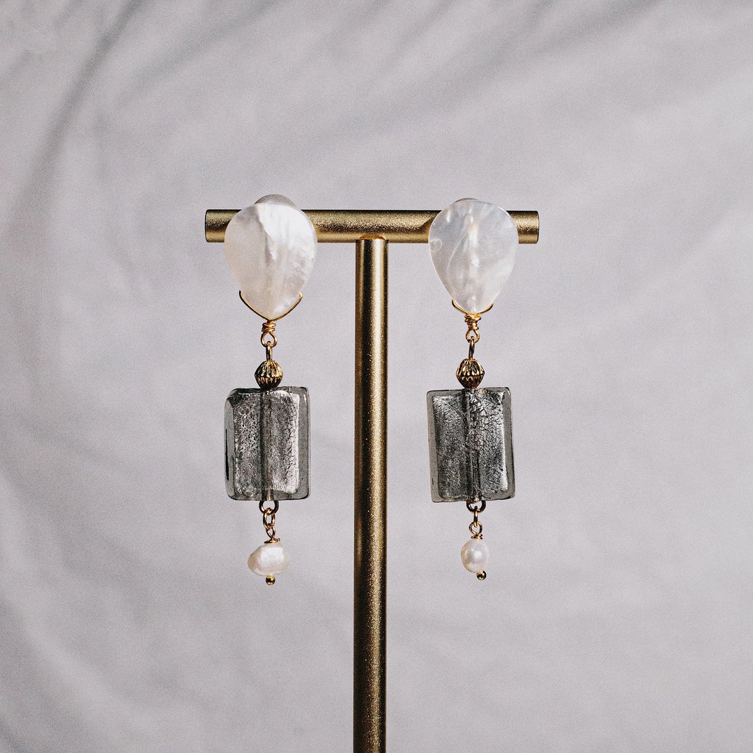 Asteria's Dream Earrings 梦呓星夜耳饰 - 耳环/耳夹 - 琉璃 银色