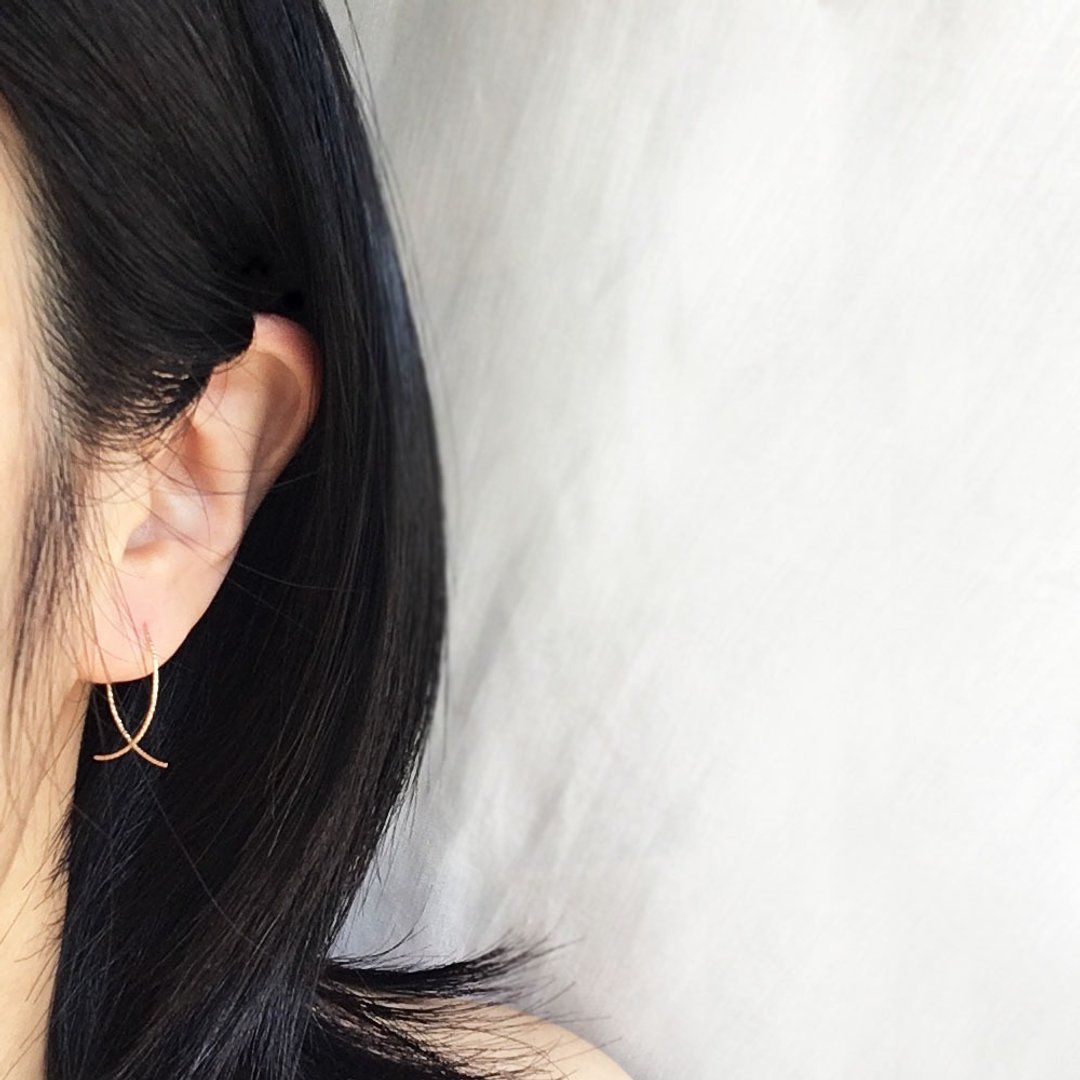 [K14GF] Light hoop earrings - 耳环/耳夹 - 贵金属 金色