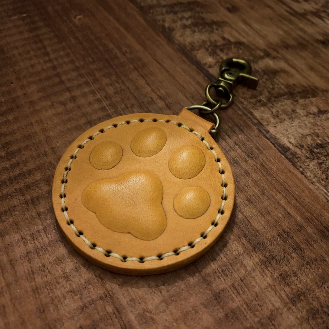 【定制】疗愈系肉球皮革钥匙圈【这些猫掌门人】 定制化 情人节 - 钥匙链/钥匙包 - 真皮 橘色