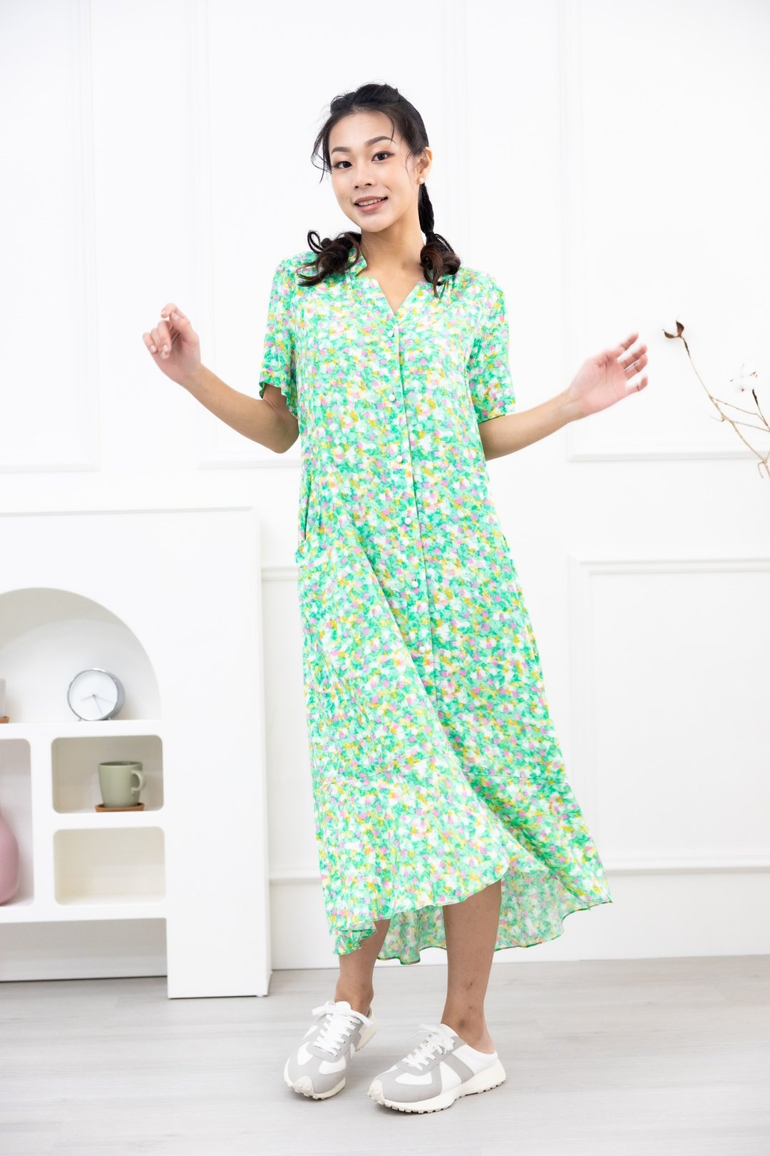 油画感印花短袖洋装  绿色调 - 女装 T 恤 - 其他材质 绿色