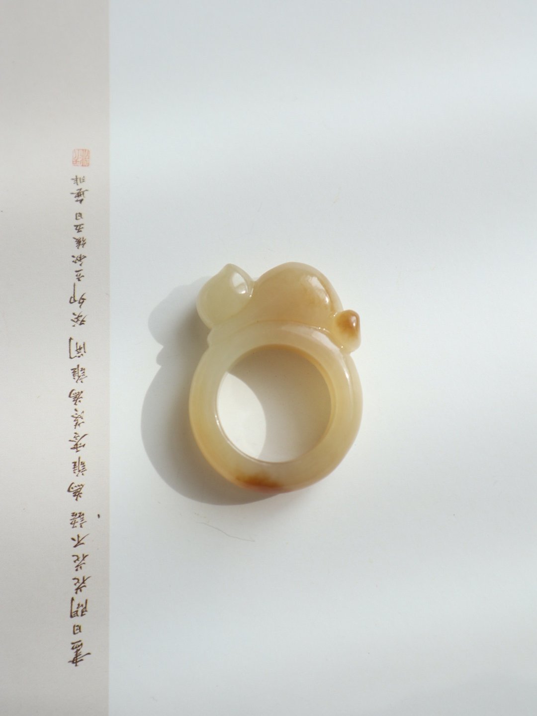 天然和田玉雕刻趴趴猫戒指指环 新疆糖白料 脂份细腻 纯手工 18mm - 戒指 - 玉石 