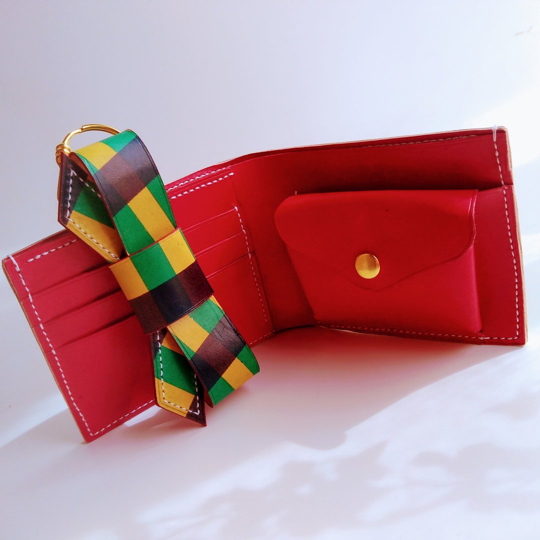 Genuine leather-hand-stitched-hand-dyed check bi-fold wallet-yellow-green - 皮夹/钱包 - 真皮 黄色