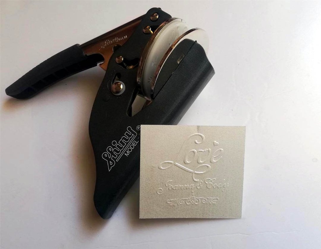 定制化轻型钢印-Logo/压印/浮雕/打凸/喜帖/名片便携式f - 印章/印台 - 其他金属 咖啡色