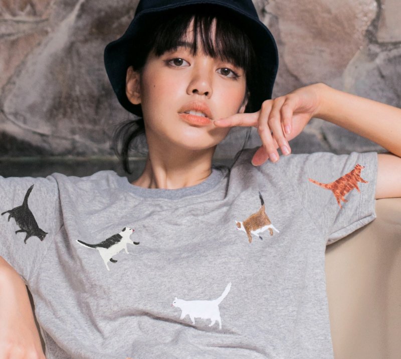 cat walk短袖上衣T恤/灰色 - 女装 T 恤 - 棉．麻 灰色