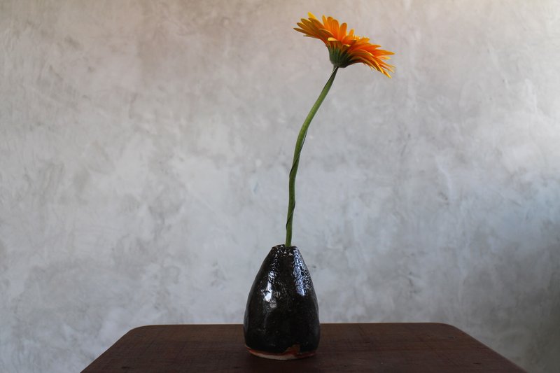 炭之炎 小山花器 / 花瓶 - 花瓶/陶器 - 陶 黑色