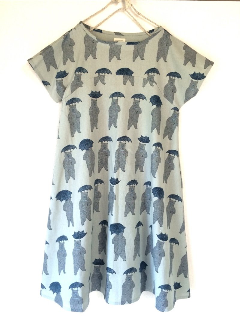 Bear and the umbrella of flare dress: short-sleeved: Blue Gray - 洋装/连衣裙 - 棉．麻 灰色