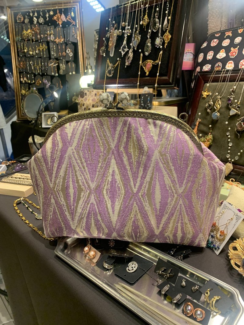 MBC 人手制 几何金线紫 24cm 圆框 口金包 - 侧背包/斜挎包 - 棉．麻 紫色