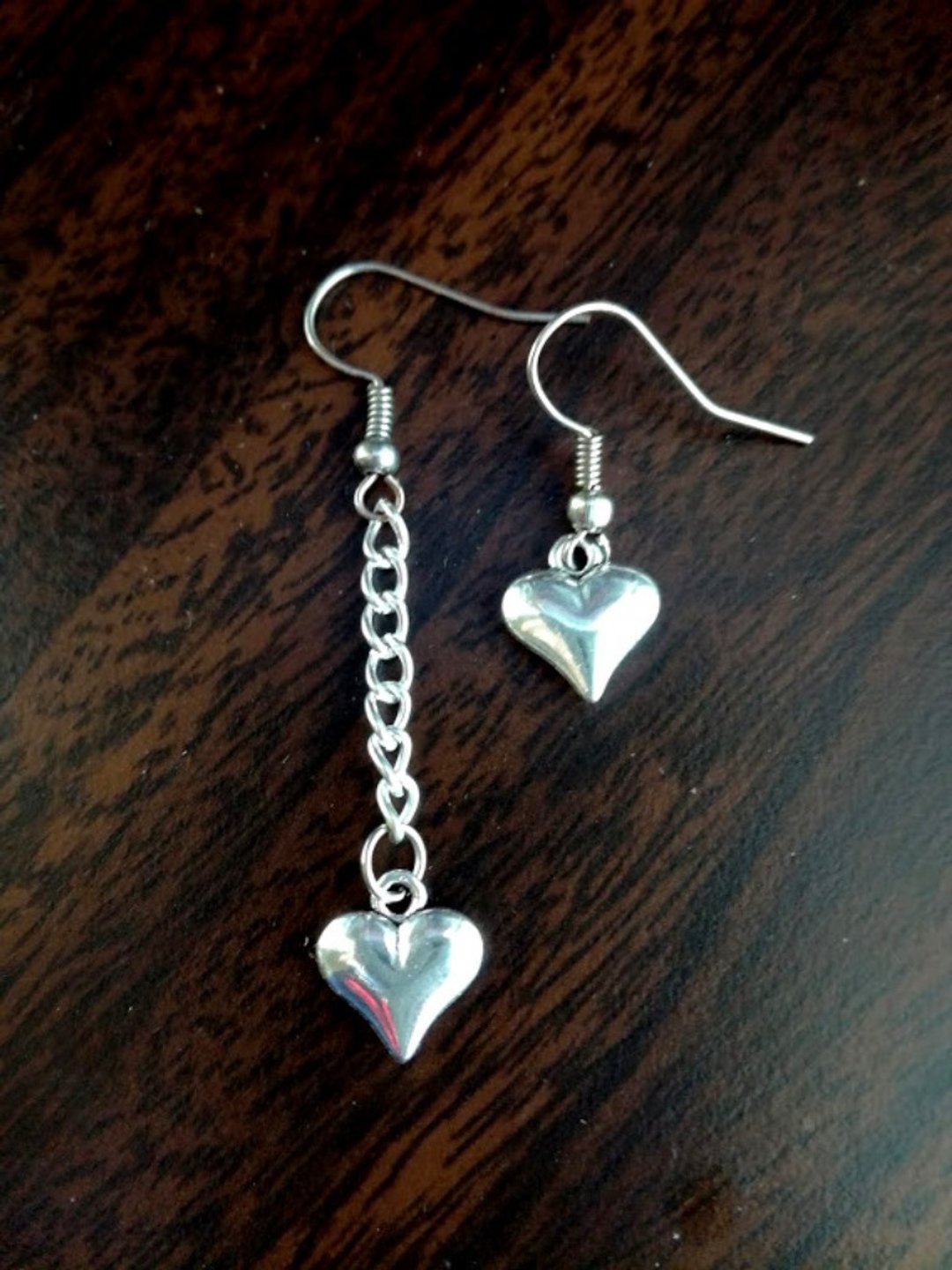 Asymmetrical silver heart earring Shinigami silver heart Death earrings Anime - 耳环/耳夹 - 其他金属 银色