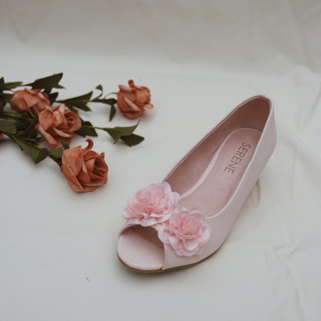 台湾手工鞋 女童坡跟鞋 儿童跟鞋 花花跟鞋 Kids floral Sandals - 童装鞋 - 其他材质 